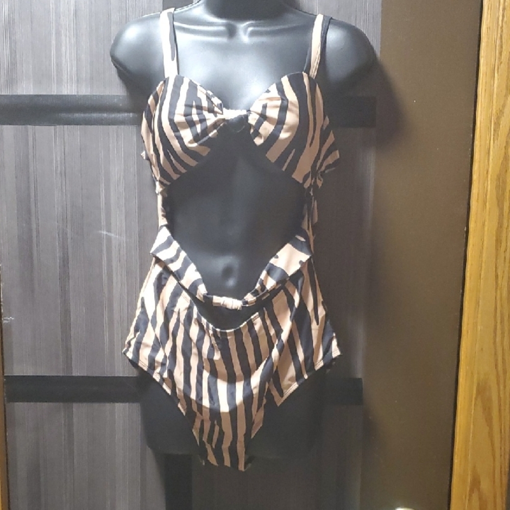 Striped Cutout One-Piece Swimsuit - Black & Tan